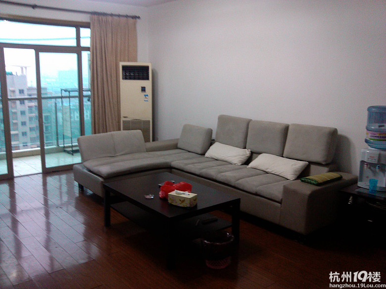 40平客厅20平双阳台杭州求职公寓,430仅此6月