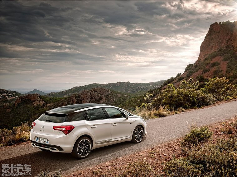 默认相册 第 1 /17张