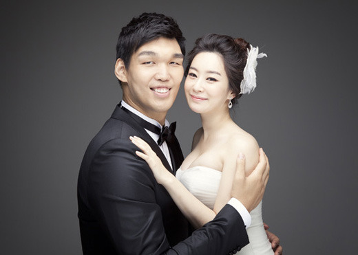 韩国姚明河升镇下月完婚 与老婆身高相差51公分