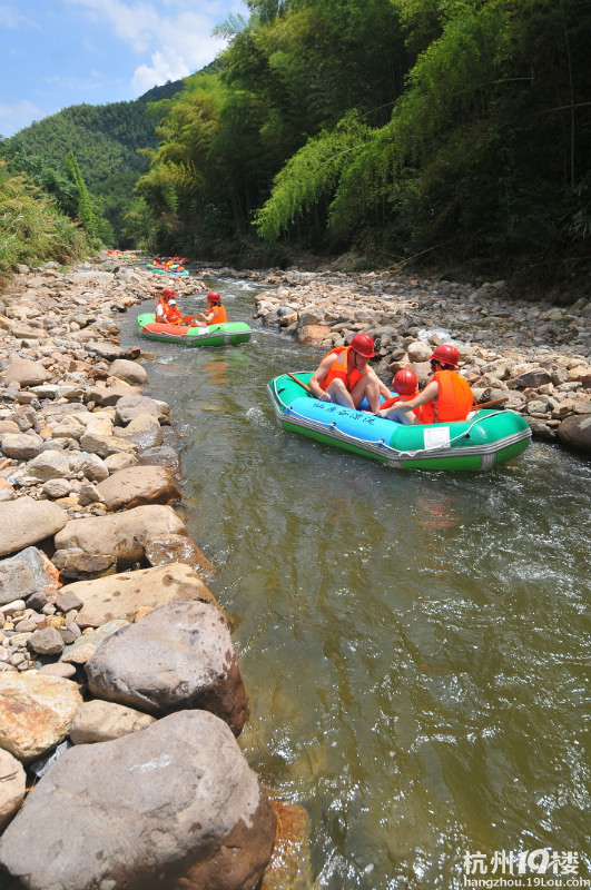 金华龙潭大峡谷漂流景区