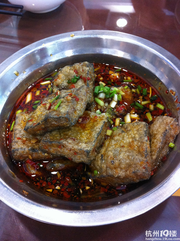 �？麃盹L(fēng)雨滿城，映藍(lán)送上抗臺大餐！