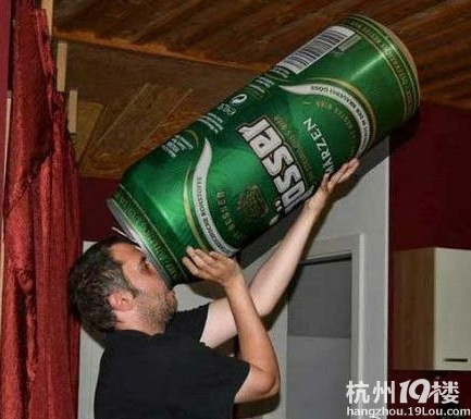 超大瓶啤酒搞笑图片图片