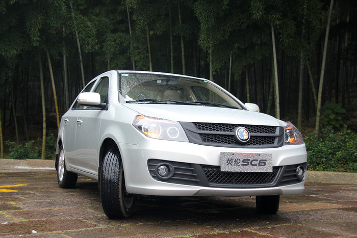 自主经济型家轿"配置王" 试驾吉利英伦sc6