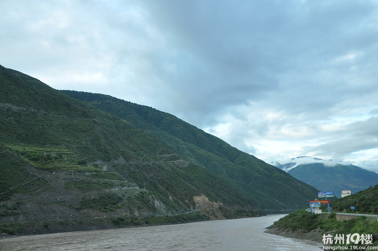 G318，川藏线。