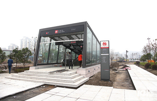 地铁1号线即将开跑八趟公交车可直达湘湖站