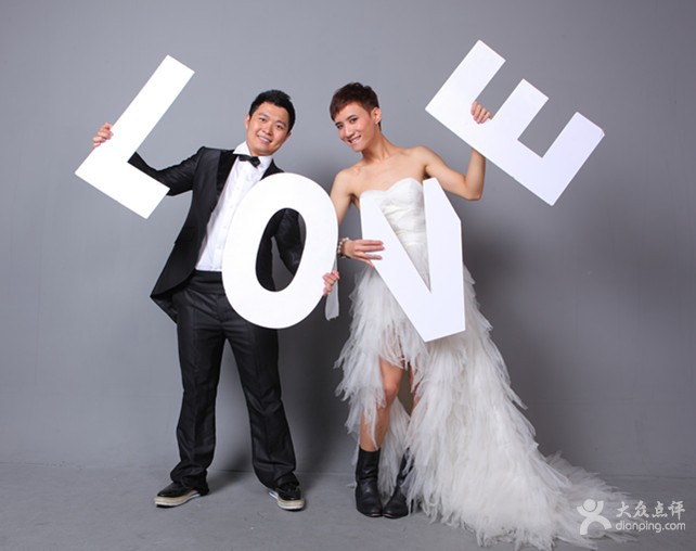 当,,,男的穿上婚纱