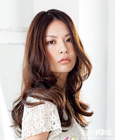 2012秋冬人气长卷发,改变形象做ol女性-发型-咖啡大教室-杭州19楼