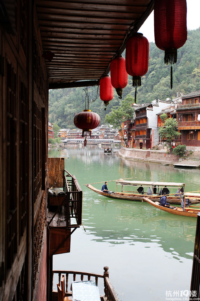 古城凤凰，深秋行走，大片热映～～～