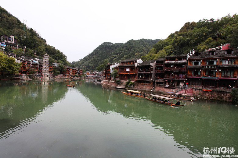 古城凤凰，深秋行走，大片热映～～～