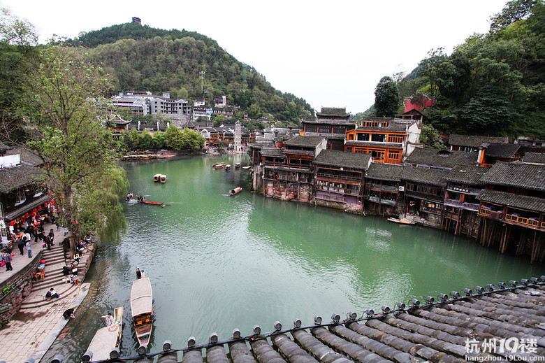 古城凤凰，深秋行走，大片热映～～～