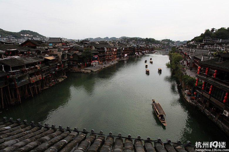 古城凤凰，深秋行走，大片热映～～～
