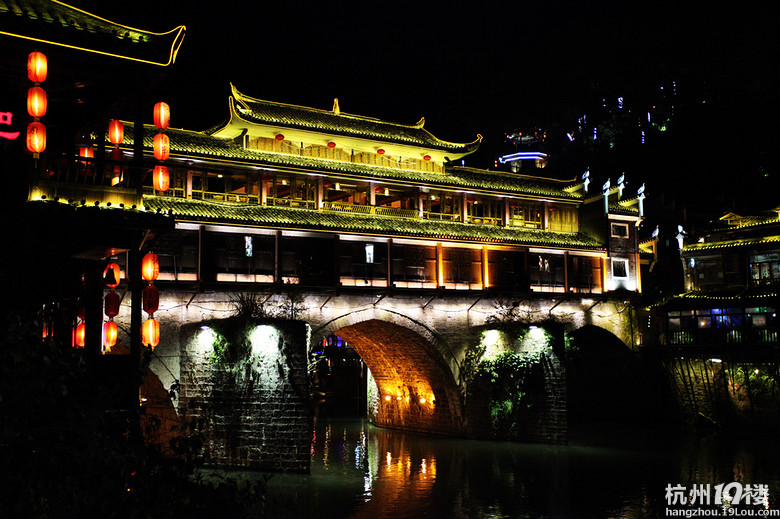 古城凤凰，深秋行走，大片热映～～～