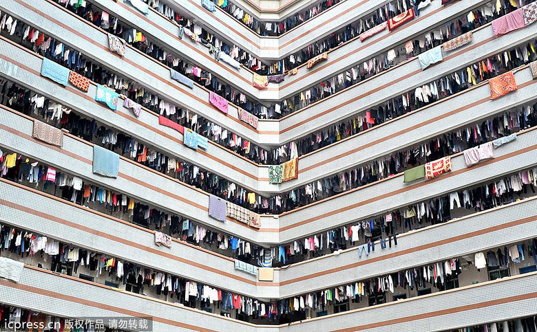 盘点中国式晾晒:比过马路更壮观-搞笑-手机