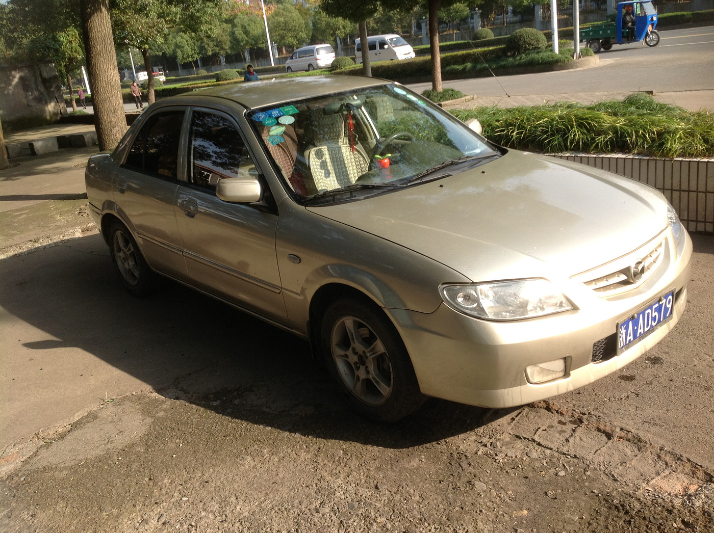 马自达 马自达323