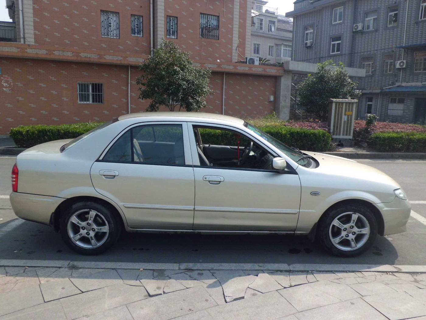 06年6月 马自达323 1.6 手动