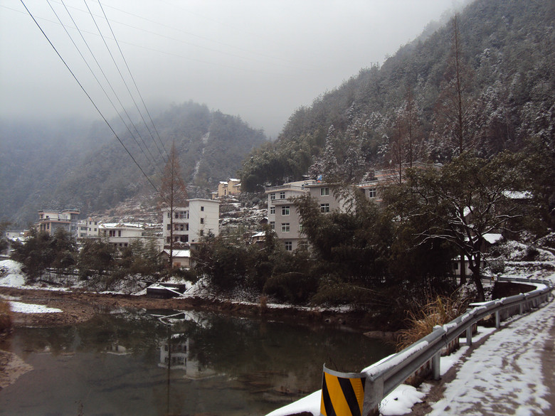 海拔800米的宇宙超级无敌霹雳高空土猪!你见过