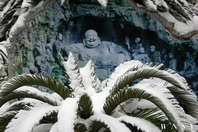 哈拉菩萨欢喜满天雪!