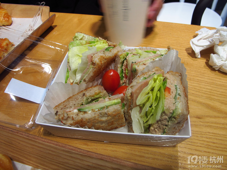 19楼免费试吃巴黎贝甜——文二店