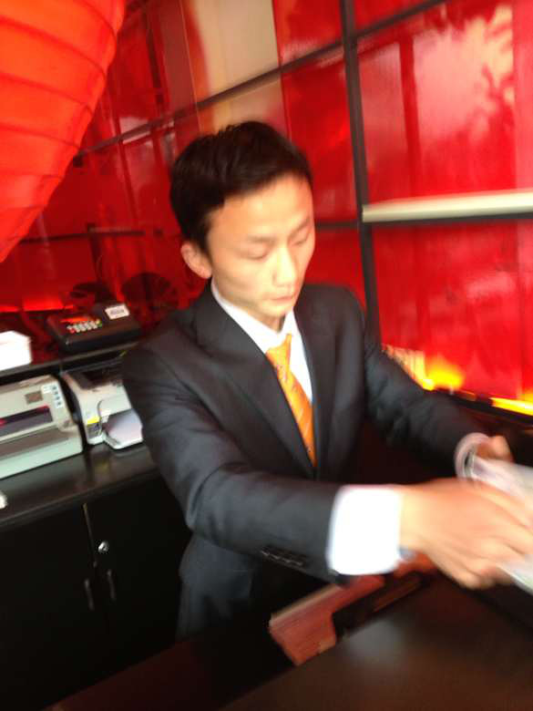 海宁奥特莱斯 味千拉面垃圾服务