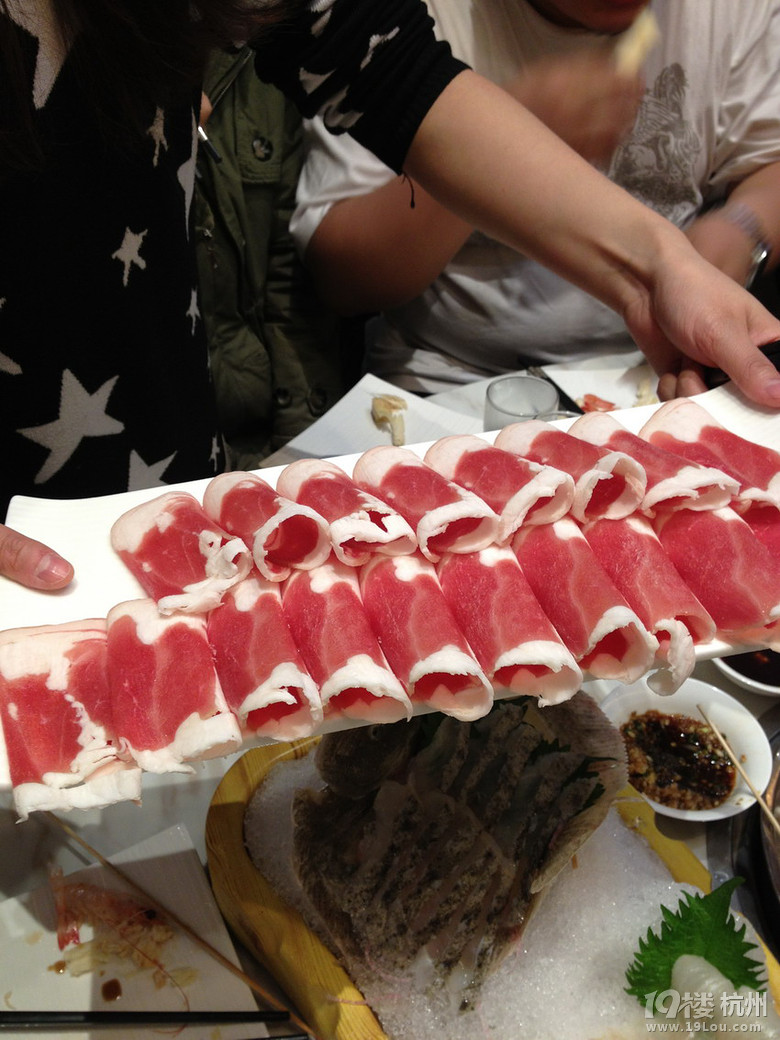 【8隊(duì)】情濃年夜飯——美食比拼，越夜越HIGH！