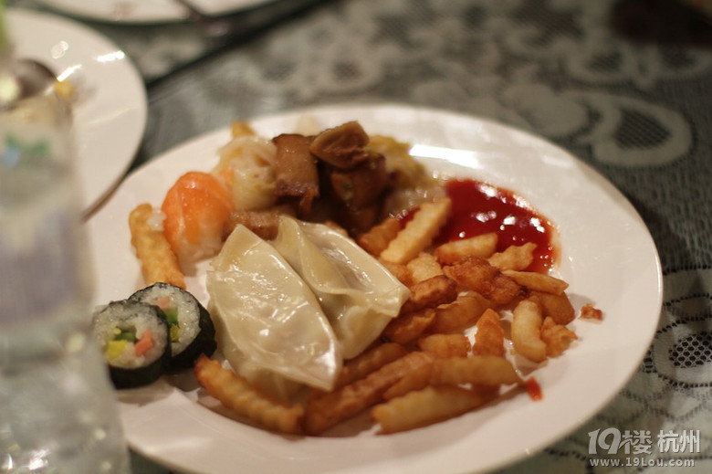 【8隊(duì)】情濃年夜飯——美食比拼，越夜越HIGH！