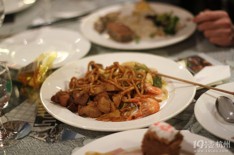【8隊(duì)】情濃年夜飯——美食比拼，越夜越HIGH！