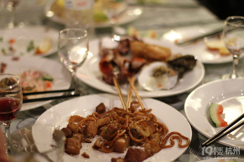 【8隊(duì)】情濃年夜飯——美食比拼，越夜越HIGH！