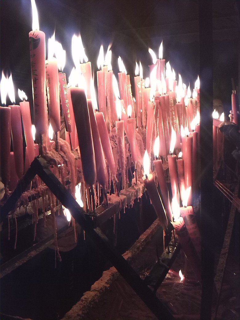除夕夜大家都来烧头香图吉利灵隐寺烧头香人好多啊