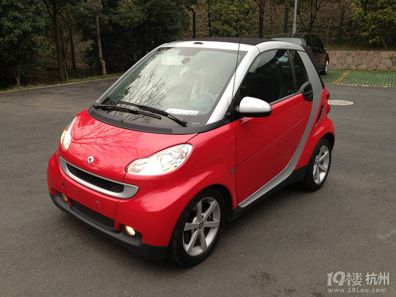 09年底大贸 奔驰敞篷两座跑车.全国过户 9万9.(一口价)