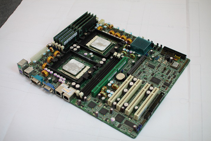 [已售]皓龙885 双cpu 主板 8g内存 分屏显卡 航嘉电源