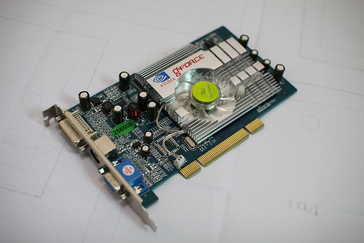 [已售]皓龙885 双cpu 主板 8g内存 分屏显卡 航嘉电源