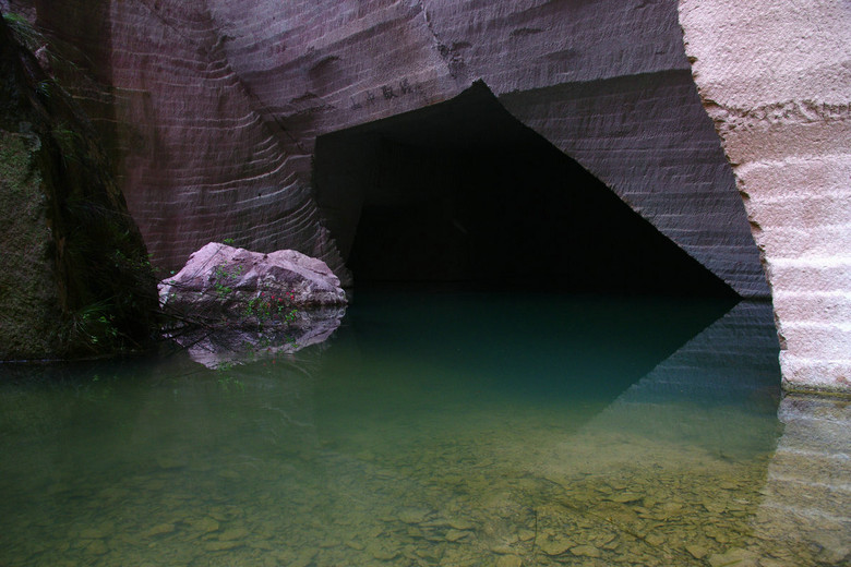 丽水镜潭石窟