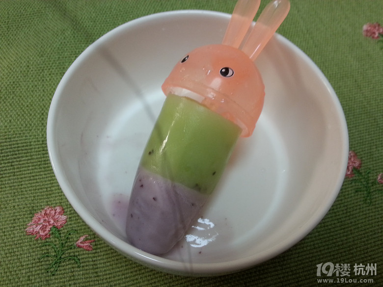 【江南小老虎】涼涼駕到--自制雙色酸奶棒冰