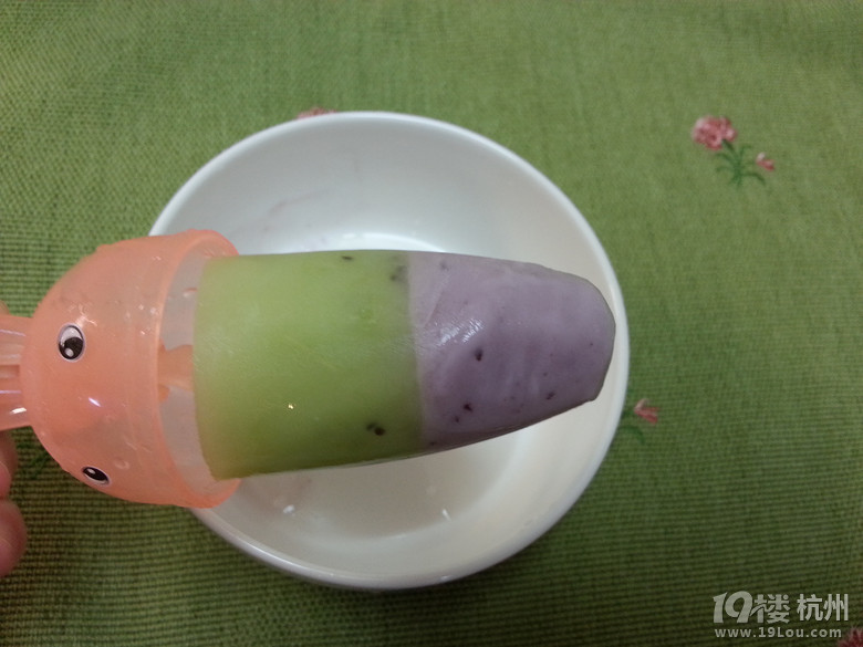 【江南小老虎】涼涼駕到--自制雙色酸奶棒冰