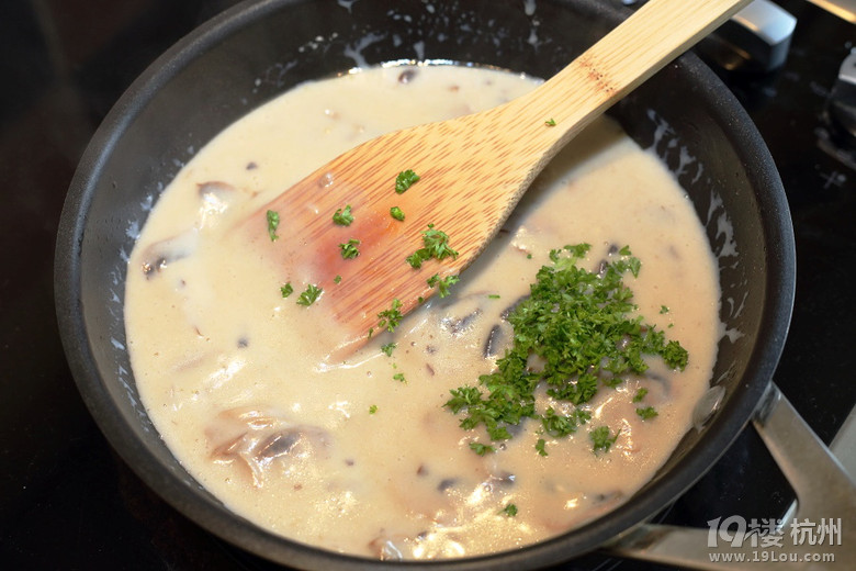 N ܽĢ嵰 Souffle Omelette with Mushrooms