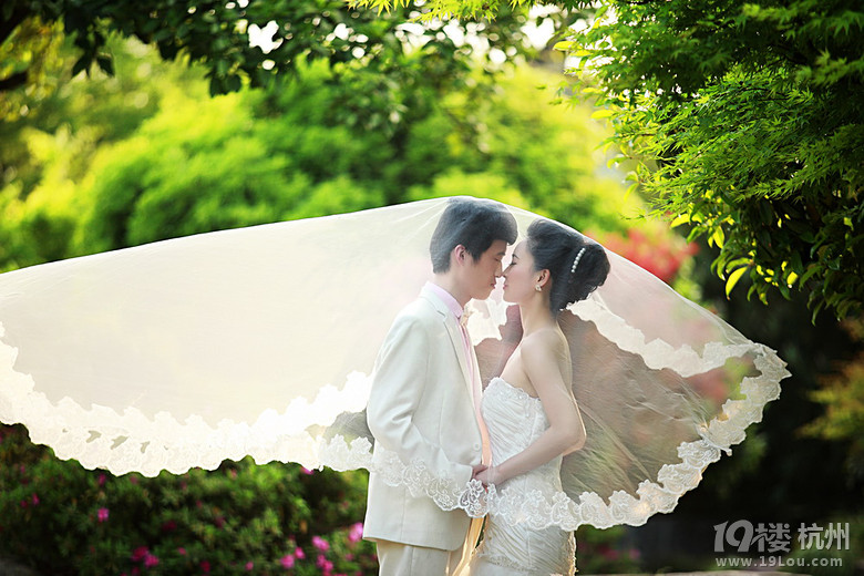 80后妹纸的个性旗袍,婚纱照的漫长过程分享。