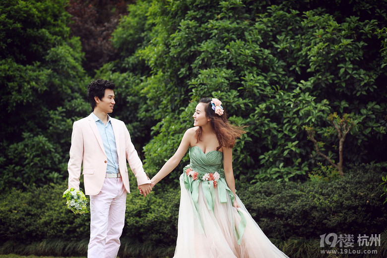 都说我们的婚纱照是活的！！！求祝福！！！