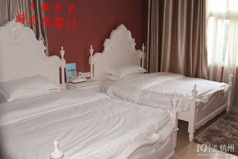 AMOY ڏBT