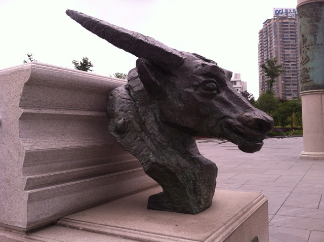 贵阳人民广场的十二生肖