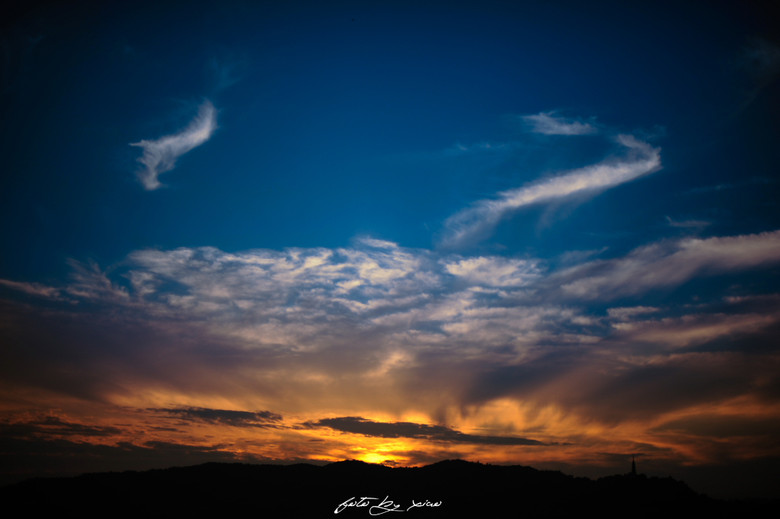 我听说最近大家都在拍晚霞~路过随便按了几张