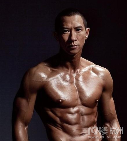 3招整形术变身雅痞大叔 轻松俘获萝莉心