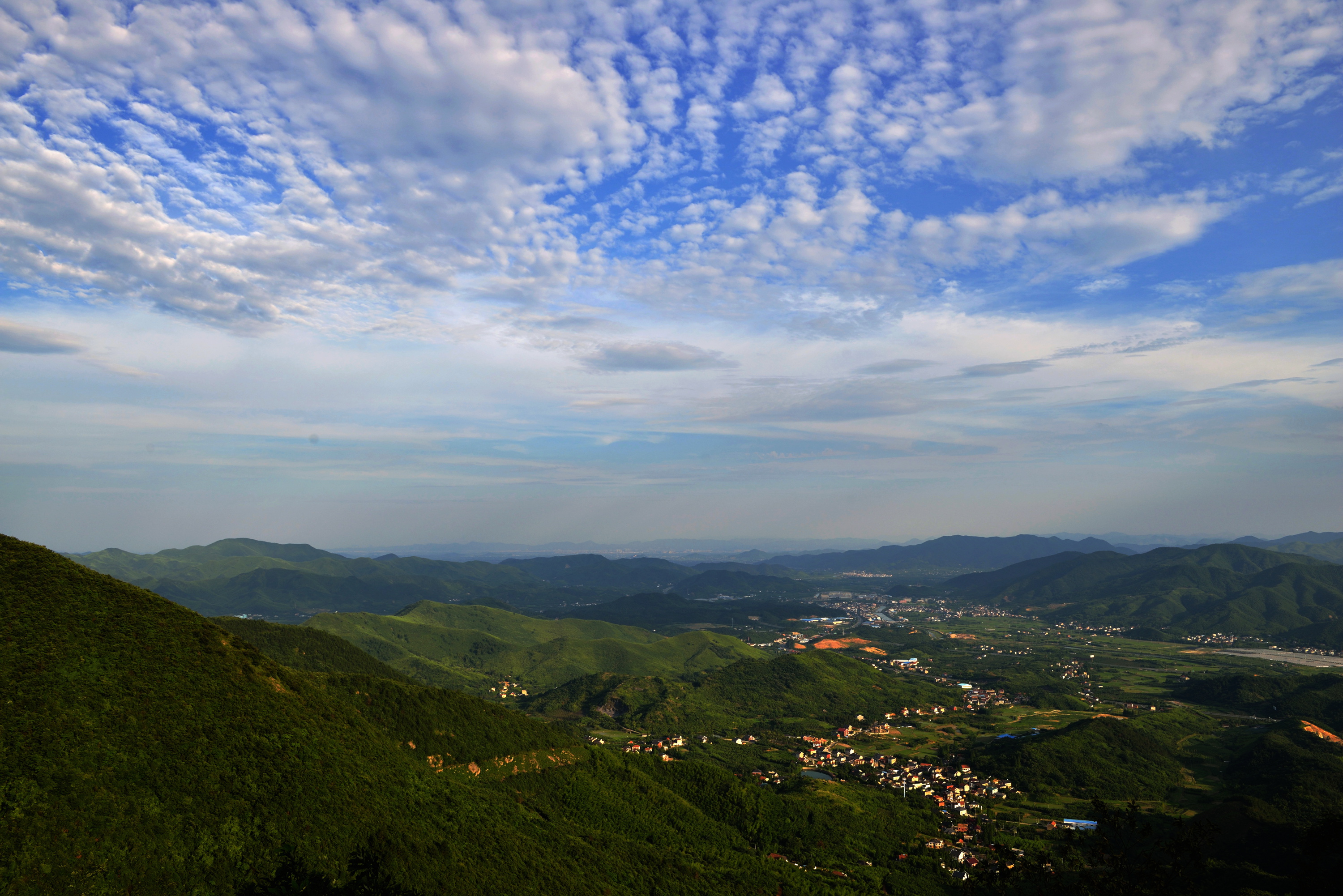 王位山上夕阳红