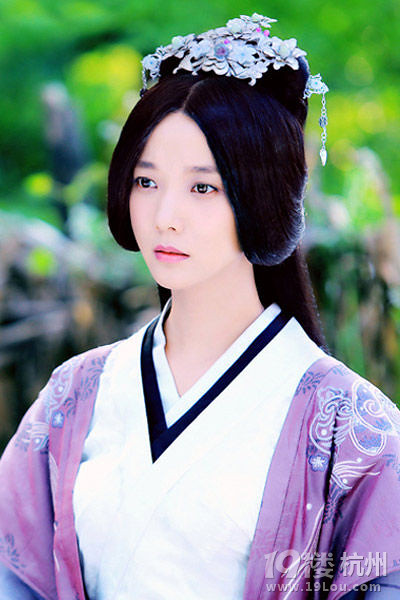 楊穎&王珞丹 熱門劇女主私服PK