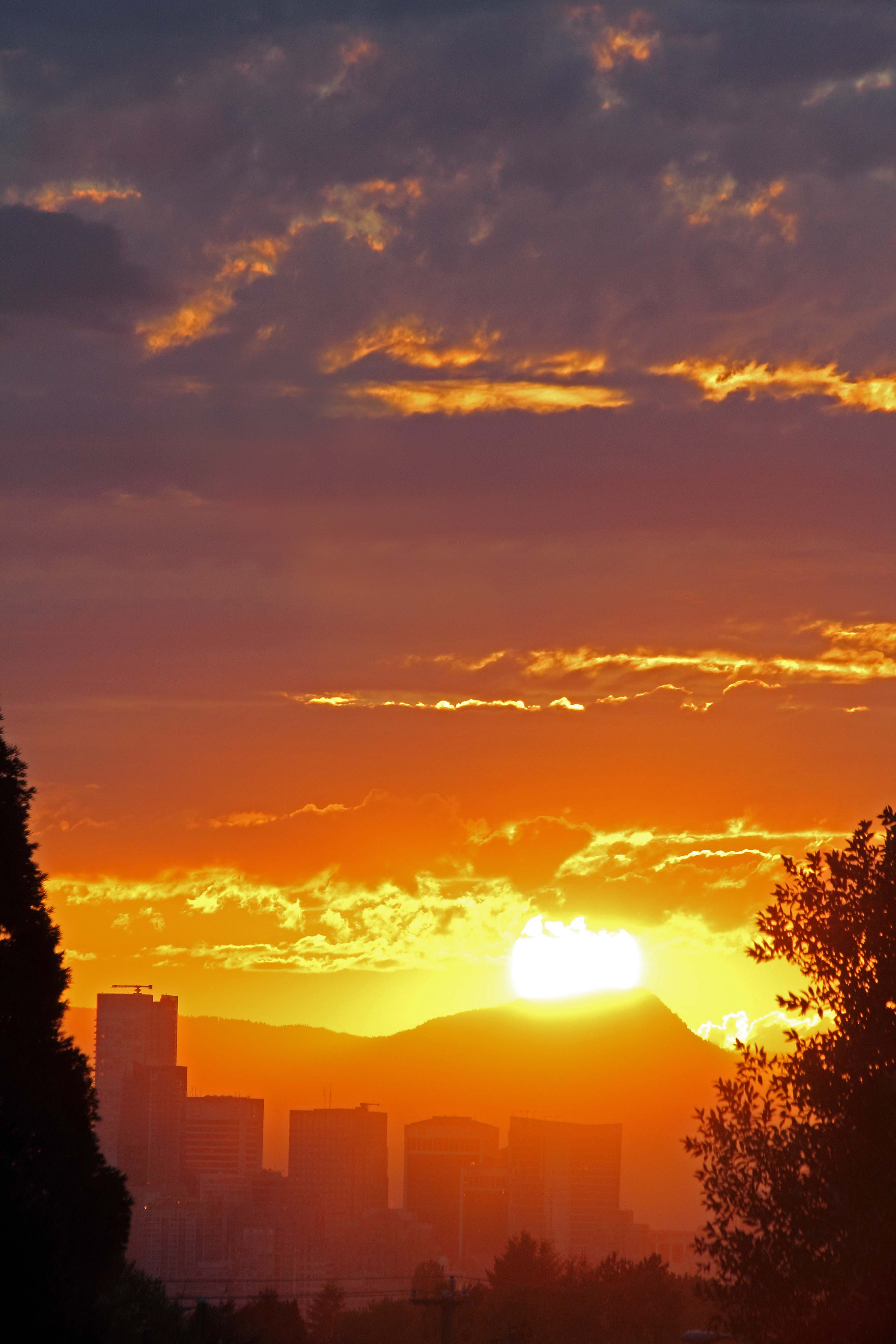 夕阳- 火焰照天