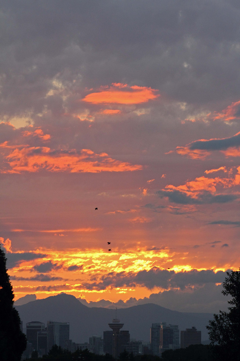 夕阳- 火焰照天