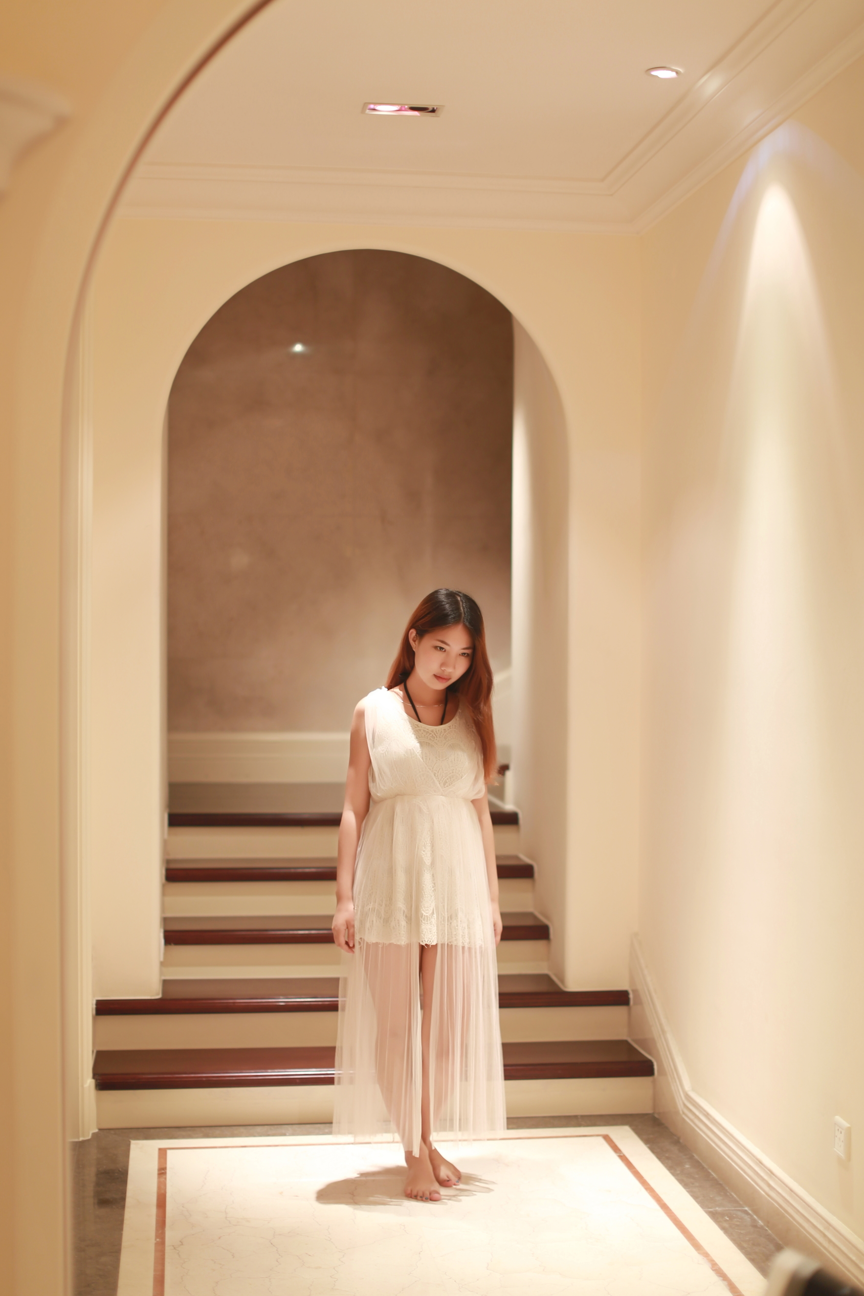 曼陀花园别墅中的美女