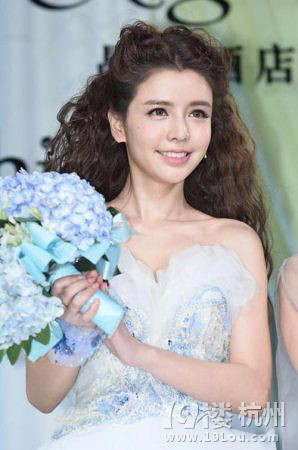 李毓芬又整容 揭“变脸”史撞脸多位明星