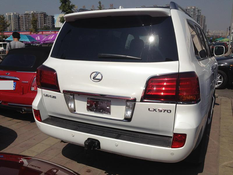出售2010款雷克萨斯lx570越野车