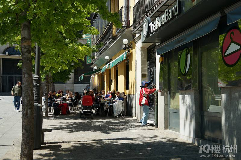 欧洲自由行第一站 穿梭在西班牙瑰宝古城