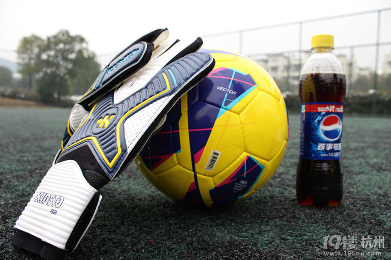 {足球}余杭区良渚三墩附近爱好足球的朋友们进